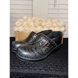 Dansko Professional Clogs Womens 40 US 9.5-10M Black Etched Leather Comfort